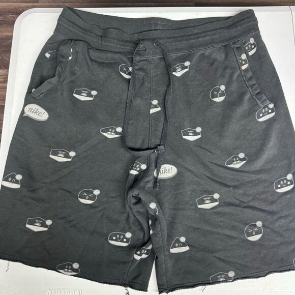 Nike sweat shorts men’s size large L logo pattern - Picture 2 of 4